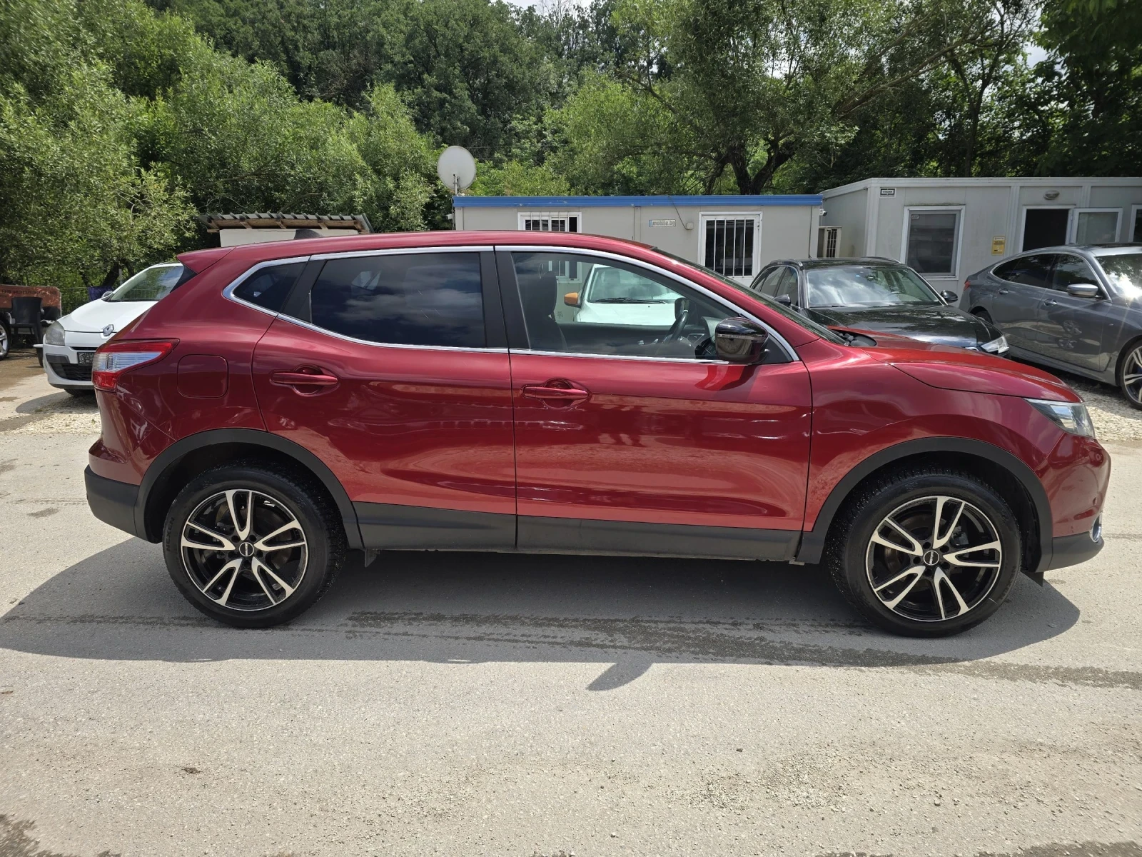 Nissan Qashqai 1.5dci 110к.с Топ състояние , снимка 8 - Автомобили и джипове - 55032786