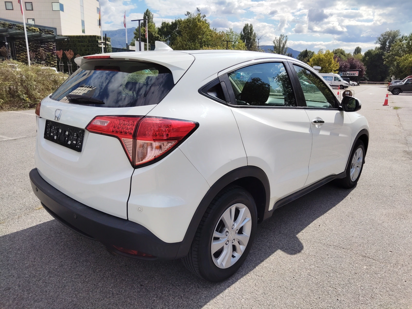 Honda Hr-v 1, 5i 131ps 6ck, снимка 4 - Автомобили и джипове - 55415710