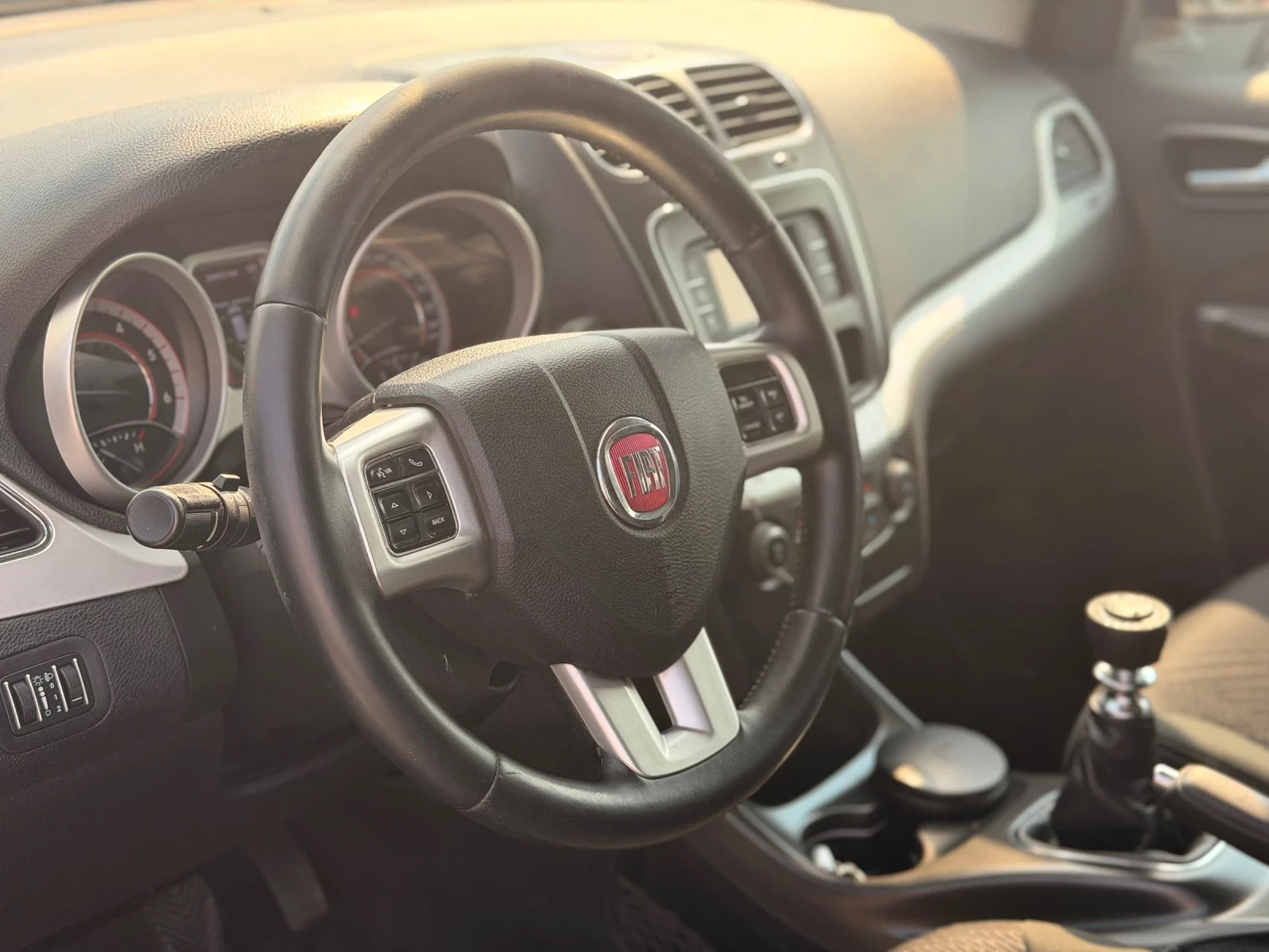 Fiat Freemont 2.0D 6+ 1 , снимка 14 - Автомобили и джипове - 55711532