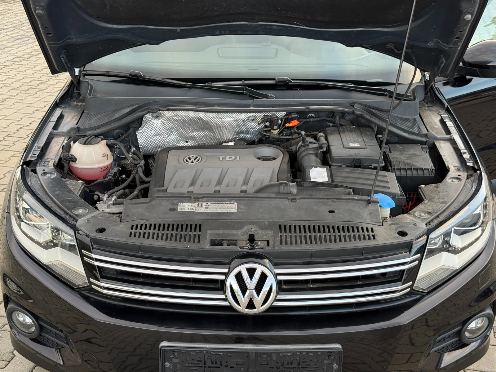 VW Tiguan 2.0 TDI * OFFROAD * / FACELIFT /, снимка 16 - Автомобили и джипове - 56087650
