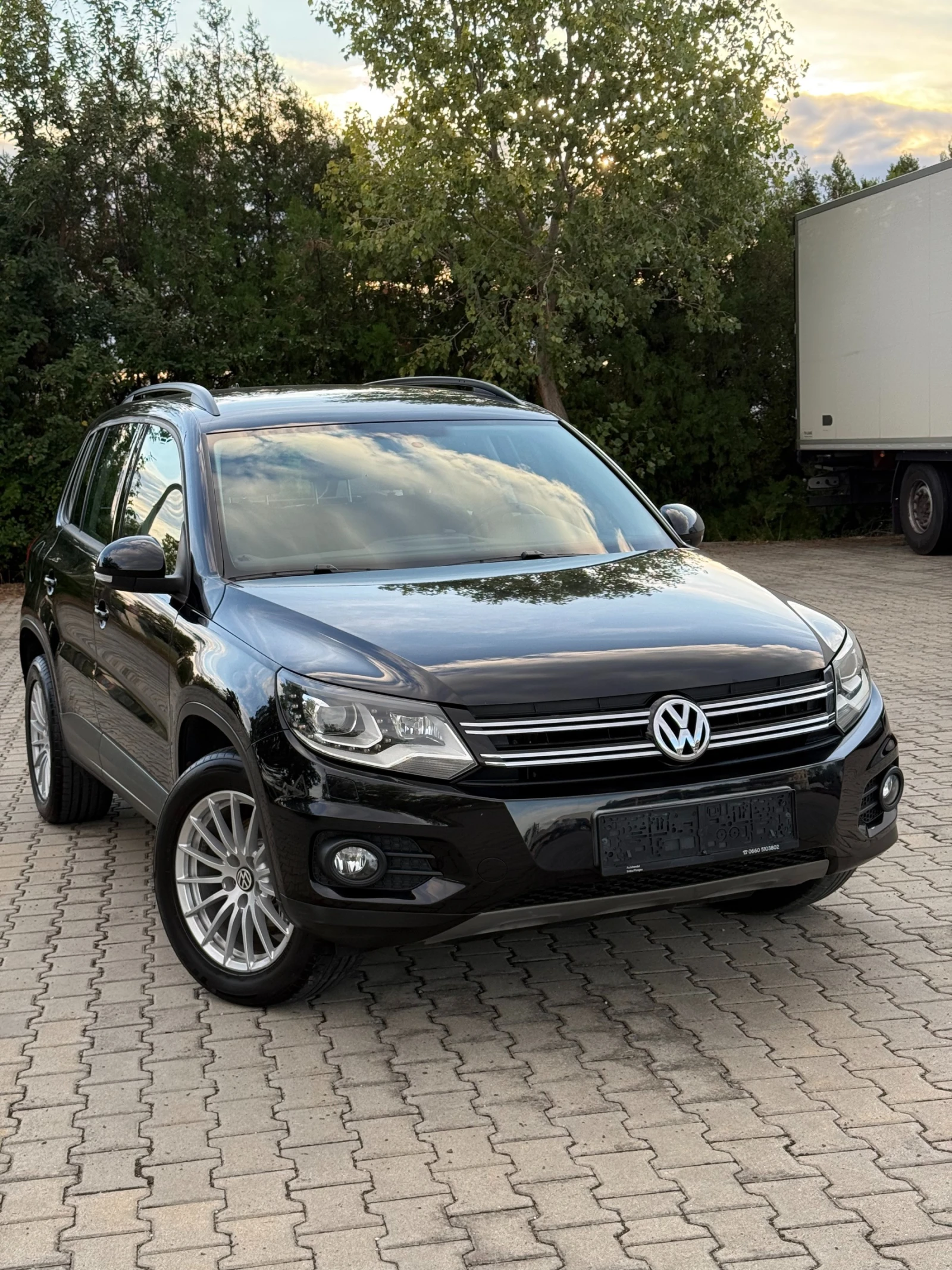 VW Tiguan 2.0 TDI * OFFROAD * / FACELIFT /, снимка 2 - Автомобили и джипове - 56087650