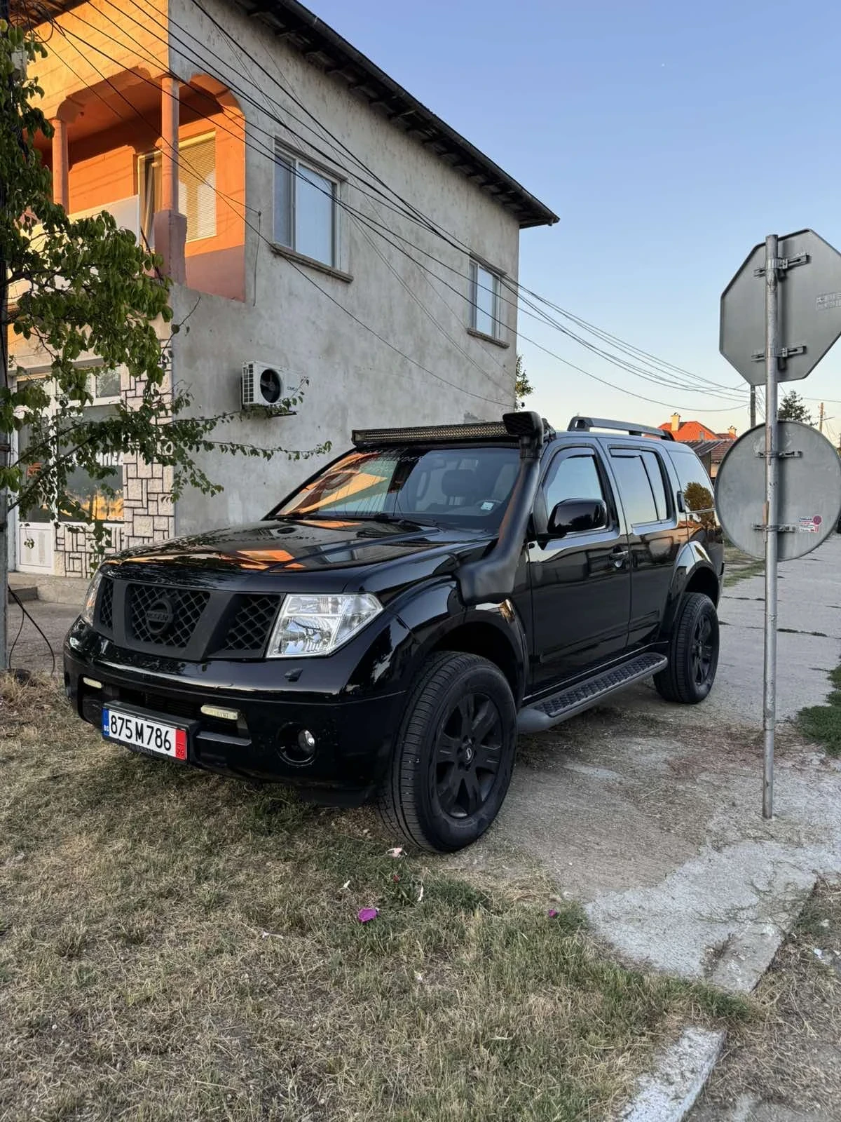 Nissan Pathfinder, снимка 2 - Автомобили и джипове - 56711668
