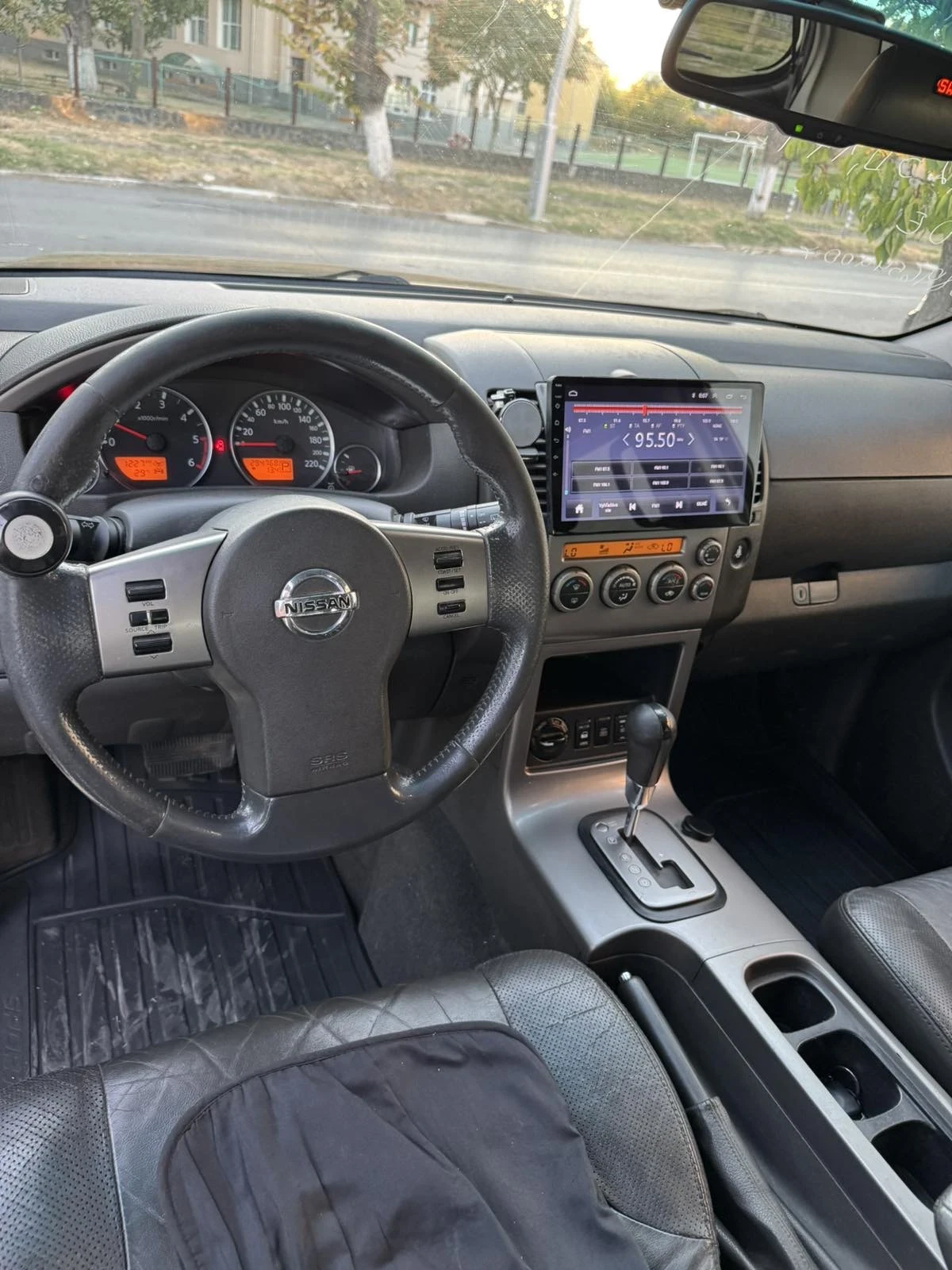 Nissan Pathfinder, снимка 13 - Автомобили и джипове - 56711668