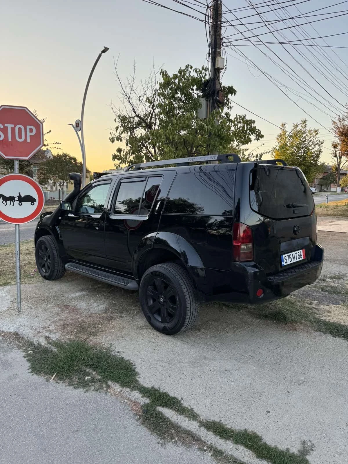 Nissan Pathfinder, снимка 4 - Автомобили и джипове - 56711668