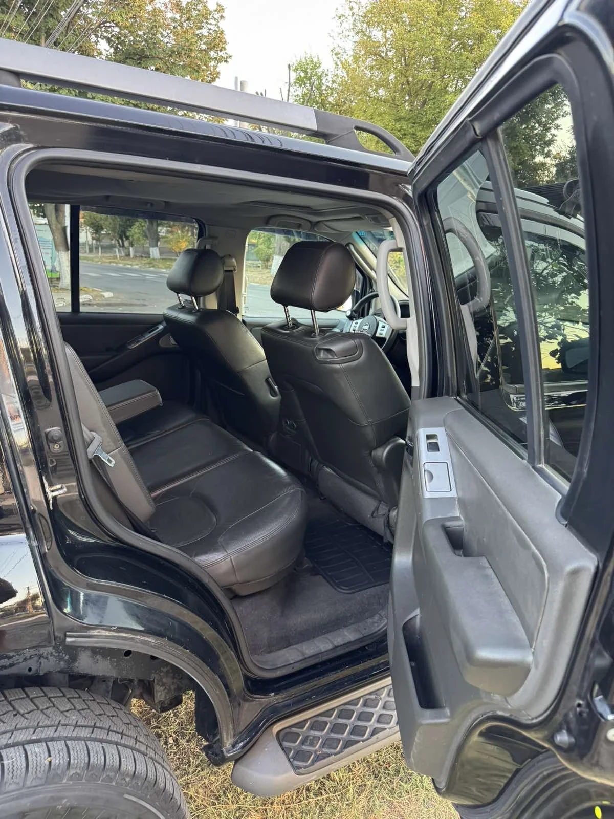 Nissan Pathfinder, снимка 15 - Автомобили и джипове - 56711668