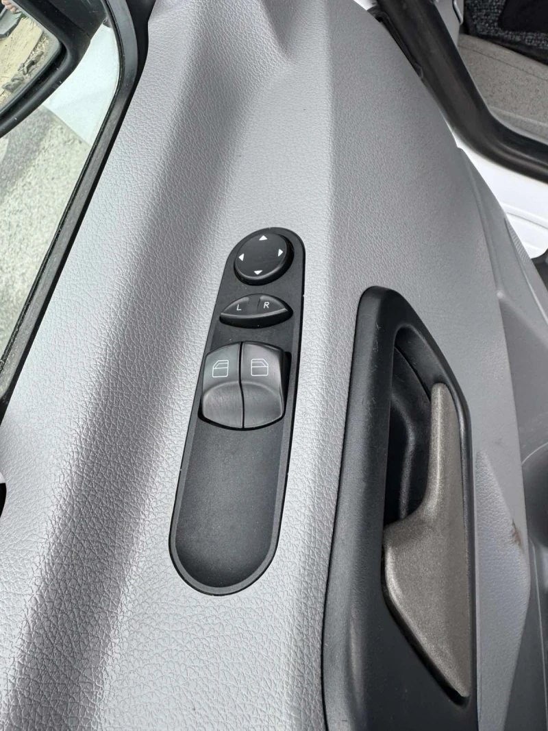 Mercedes-Benz Sprinter 313 CDI/Гаранция/Клима, снимка 12 - Бусове и автобуси - 50619282