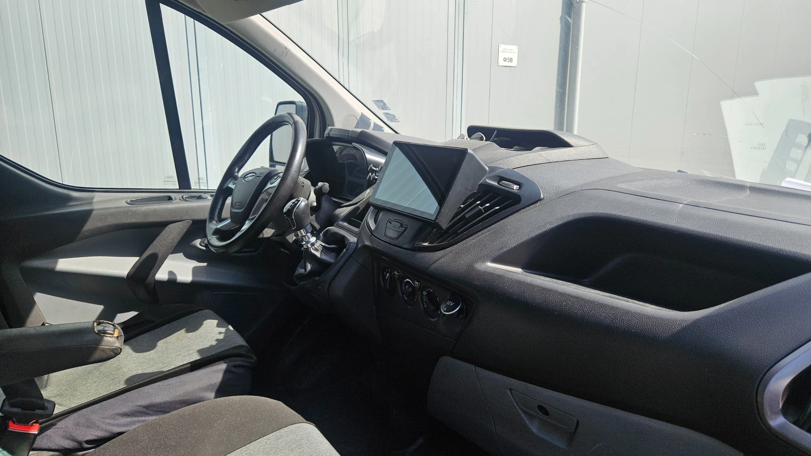 Ford Transit Custom, снимка 12 - Бусове и автобуси - 54765613