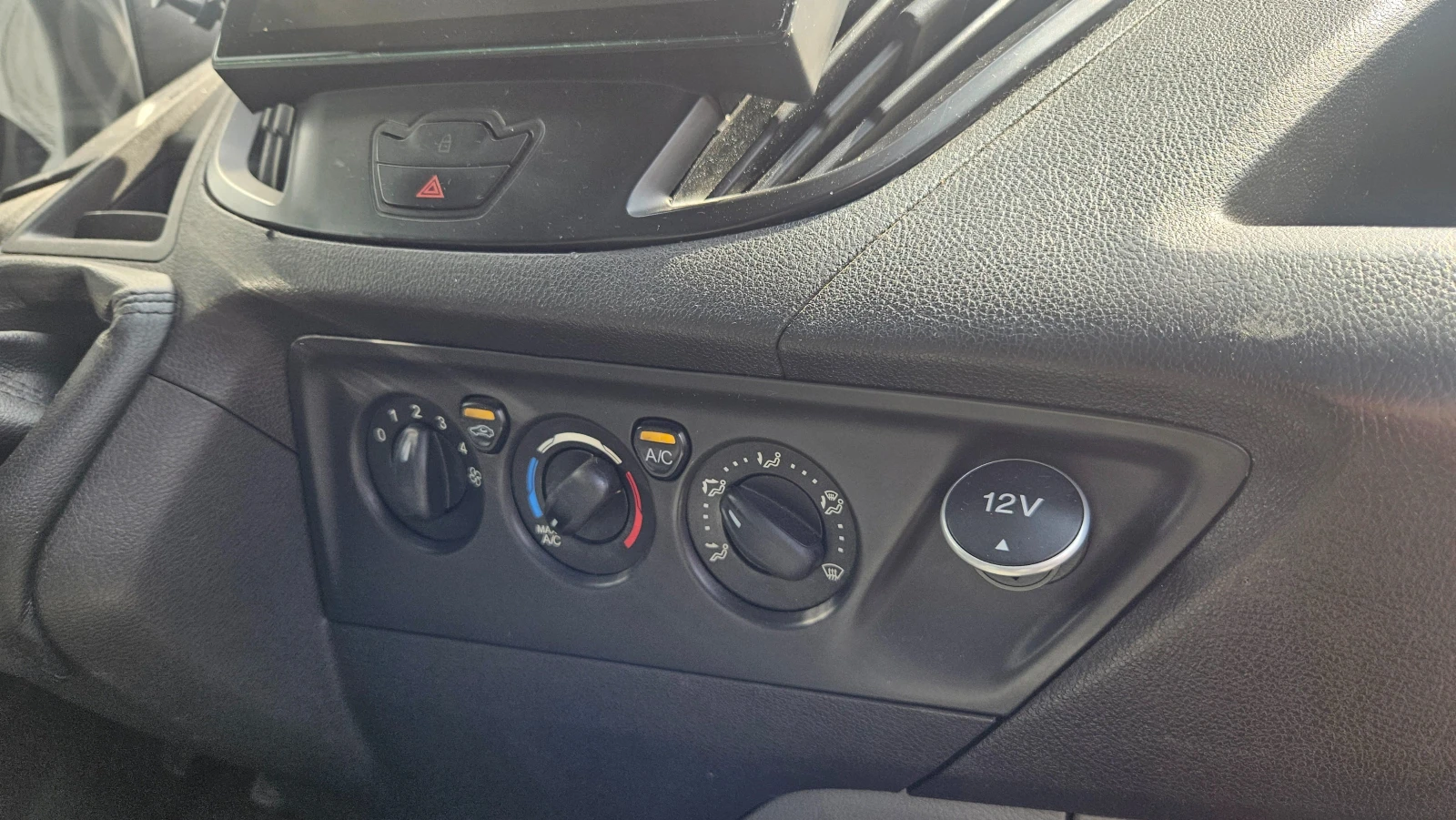 Ford Transit Custom, снимка 11 - Бусове и автобуси - 54765613