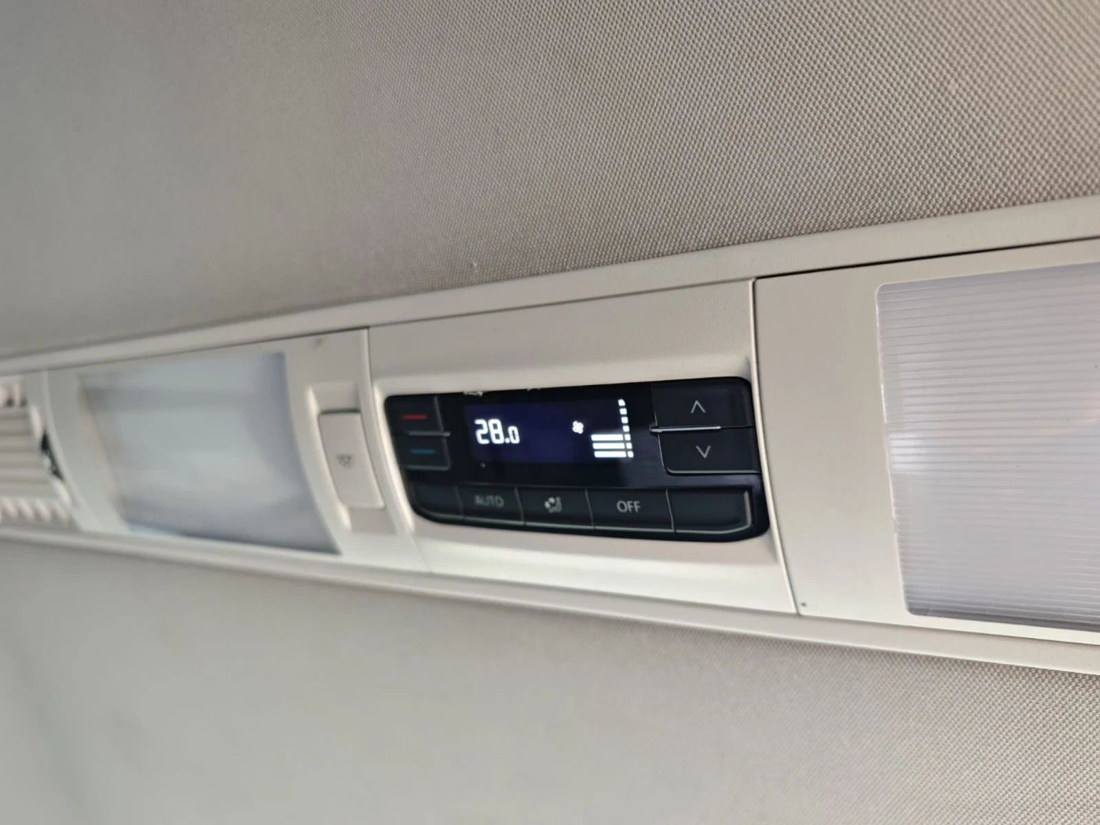 VW Caravelle Т6* 2.0TDI* 9 местен* , снимка 15 - Бусове и автобуси - 55158998
