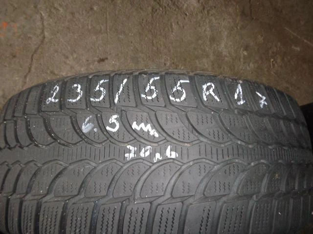 Гуми Всесезонни 235/55R17, снимка 1 - Гуми и джанти - 9721452