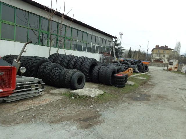 Гуми Всесезонни 235/55R17, снимка 14 - Гуми и джанти - 9721452