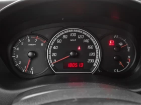 Suzuki Swift 1.3 Бензин Подгрев запазена, снимка 9