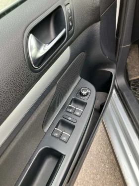 VW Golf 1.6 TDI 105 k Highline , снимка 13