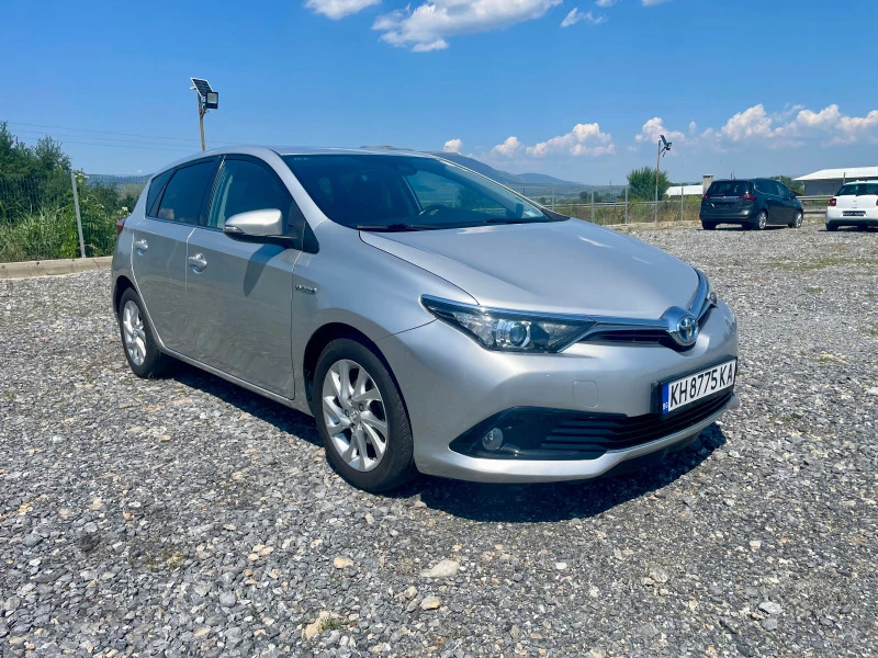 Toyota Auris 1.8 Hybrid / Гаранция, снимка 3 - Автомобили и джипове - 46279176