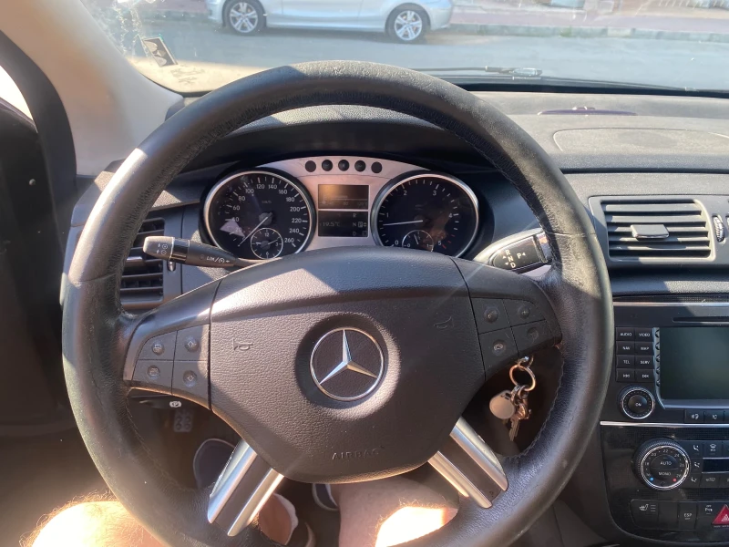 Mercedes-Benz R 320, снимка 4 - Автомобили и джипове - 47479556