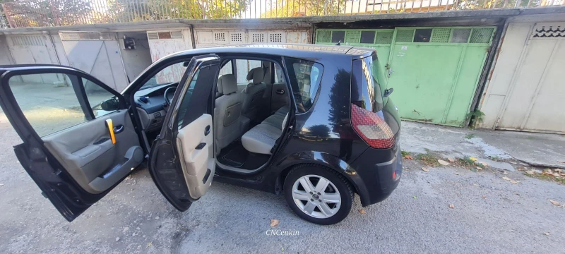 Renault Scenic, снимка 6 - Автомобили и джипове - 48091809