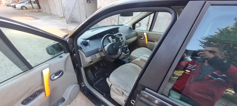 Renault Scenic, снимка 13 - Автомобили и джипове - 48091809