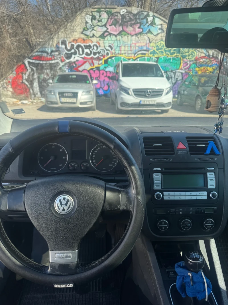 VW Golf 5, снимка 6 - Автомобили и джипове - 49547300