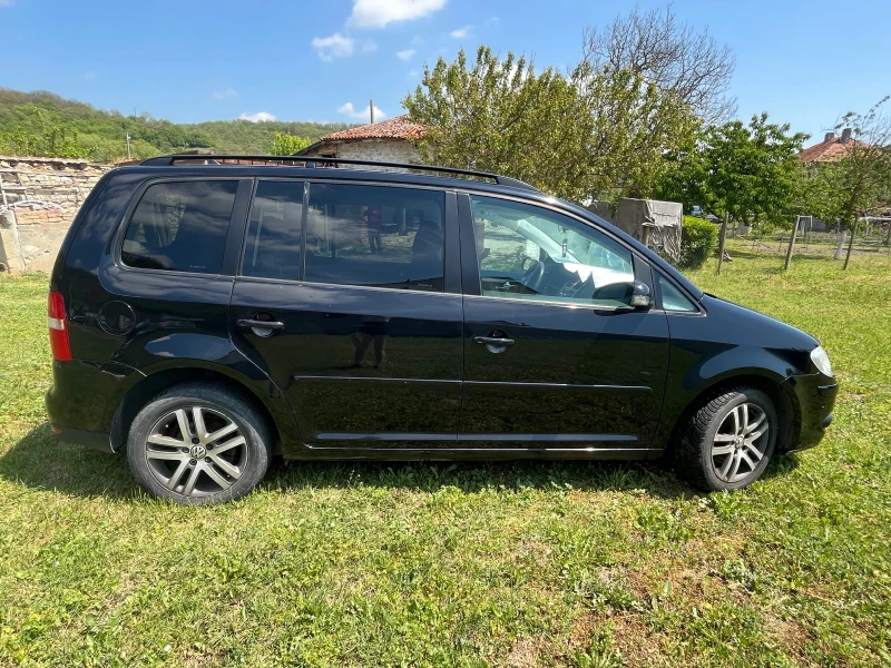 VW Touran 2.0 TDI 140 кс Facelift, снимка 4 - Автомобили и джипове - 52930484