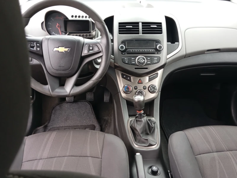Chevrolet Aveo 1.3-D-КЛИМАТРОНИК, снимка 11 - Автомобили и джипове - 52036390