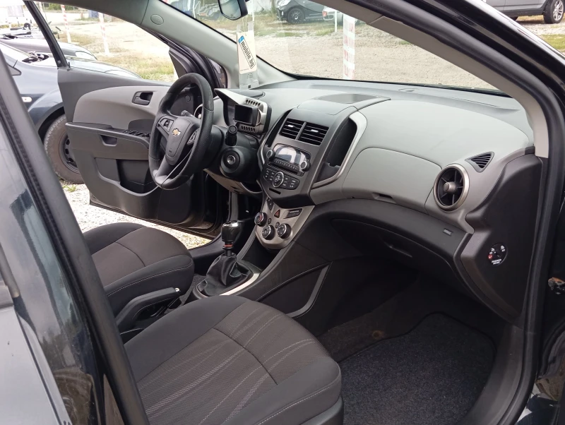 Chevrolet Aveo 1.3-D-КЛИМАТРОНИК, снимка 16 - Автомобили и джипове - 52036390