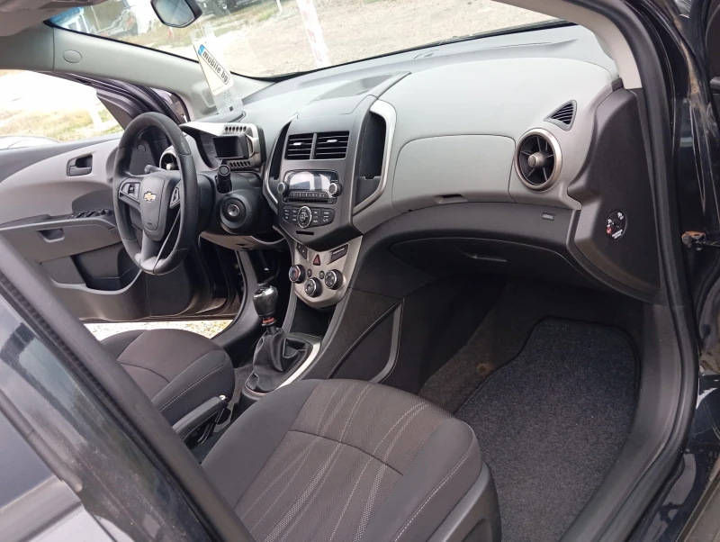 Chevrolet Aveo 1.3-D-КЛИМАТРОНИК, снимка 15 - Автомобили и джипове - 52036390