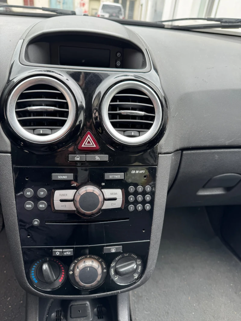 Opel Corsa 1.2 бензин, снимка 8 - Автомобили и джипове - 52048562