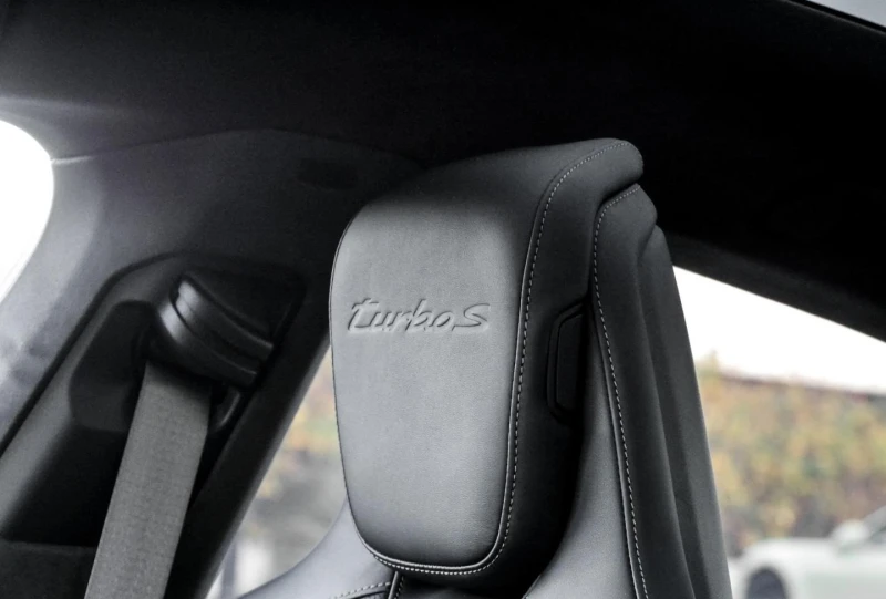 Porsche Taycan TURBO S LED-MATRIX PANORAMA BURMESTER KERAMIK, снимка 11 - Автомобили и джипове - 52434324