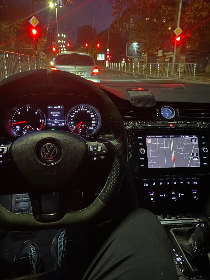 VW Passat 2.0 TDI Comfortline BlueMotion, снимка 15 - Автомобили и джипове - 52474603