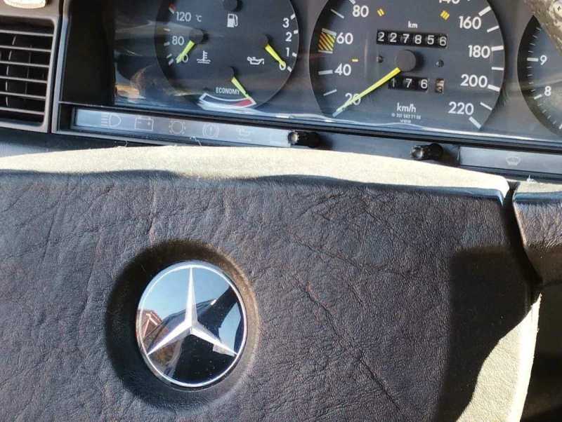 Mercedes-Benz 190 190.Automatic 2.0 benzin 105p.s, снимка 8 - Автомобили и джипове - 53235238