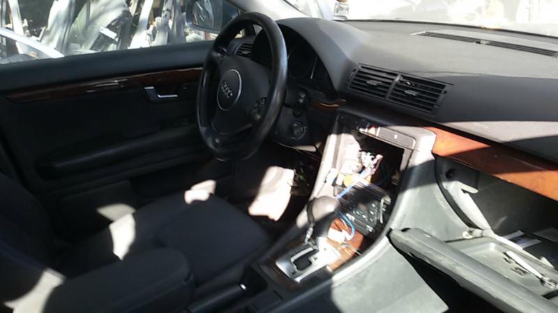 Audi A4 2.5TDI, снимка 4 - Автомобили и джипове - 12550677
