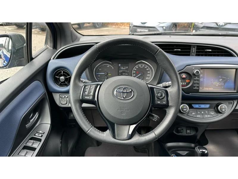 Toyota Yaris YARIS 1.5 HSD COLLECTION, снимка 9 - Автомобили и джипове - 52949006