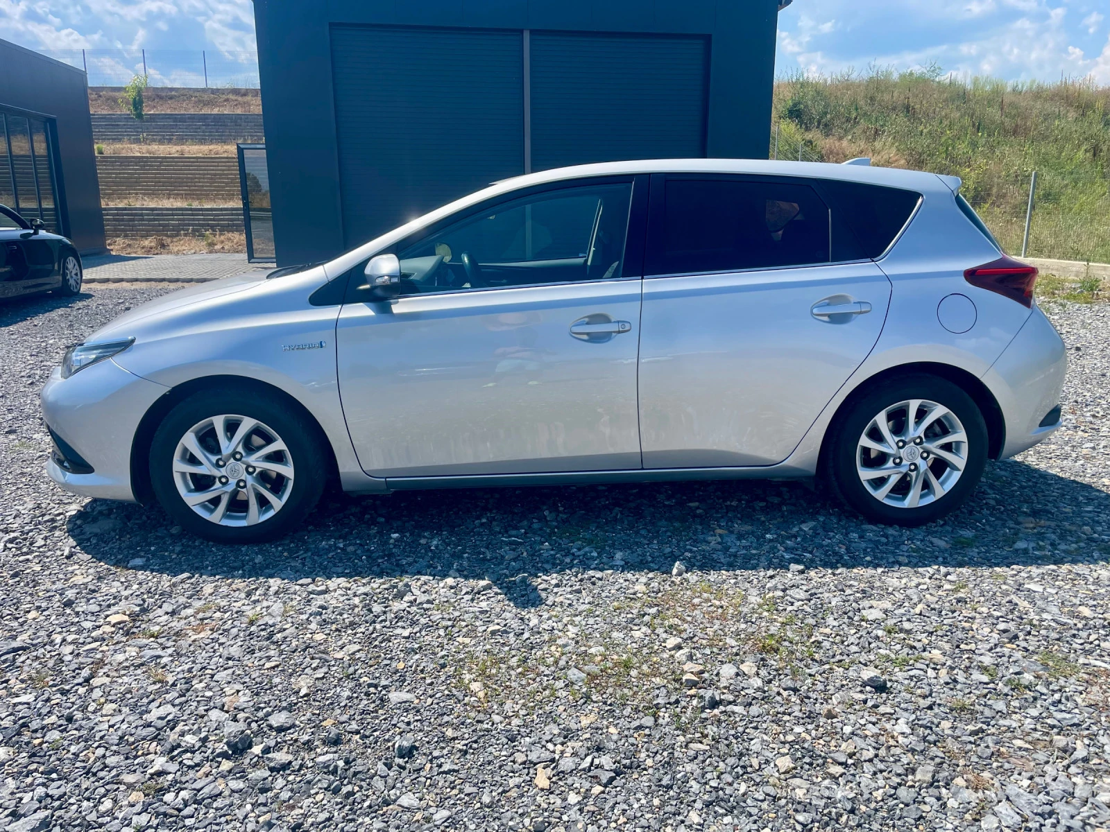 Toyota Auris 1.8 Hybrid / Гаранция - изображение 5