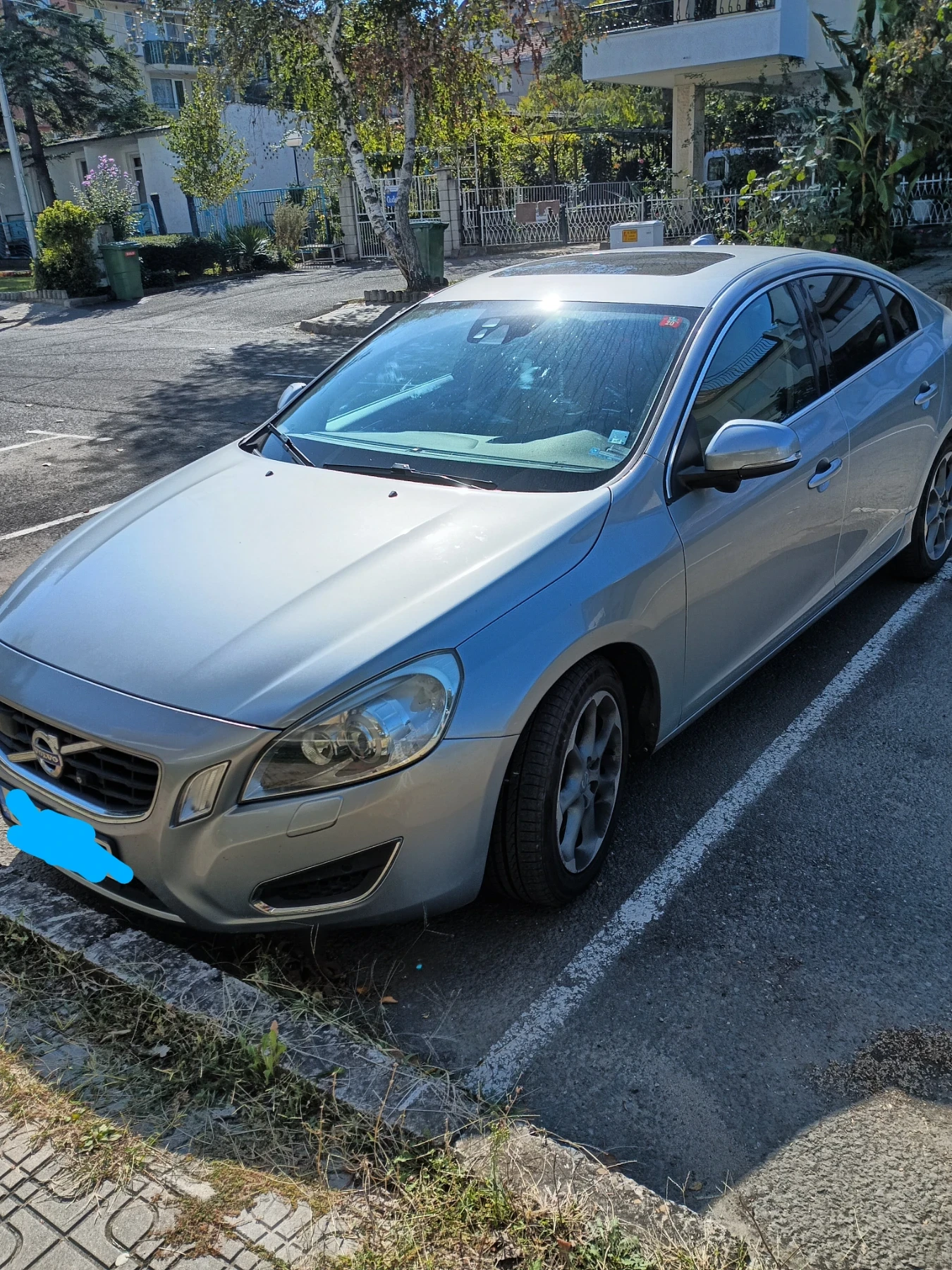 Volvo S60 2, 4 D5 AWD SUMMUM DISTRONIC - изображение 2