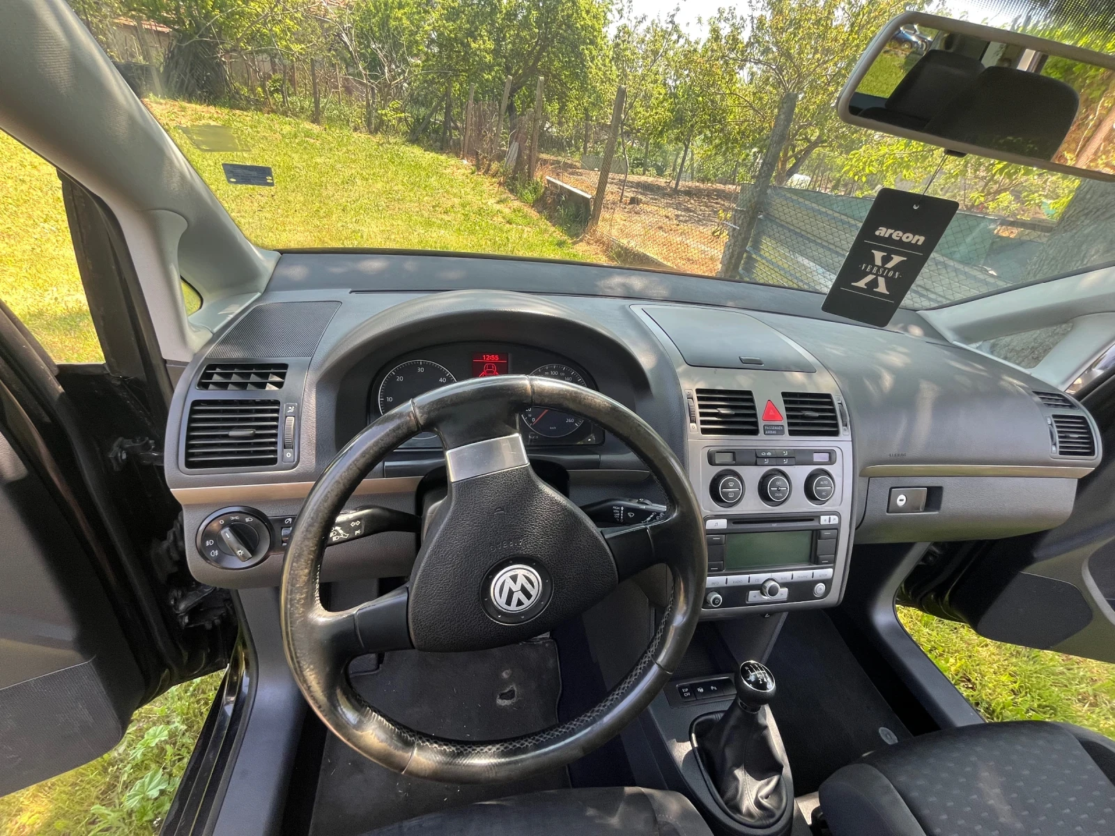 VW Touran 2.0 TDI 140 кс Facelift - изображение 9