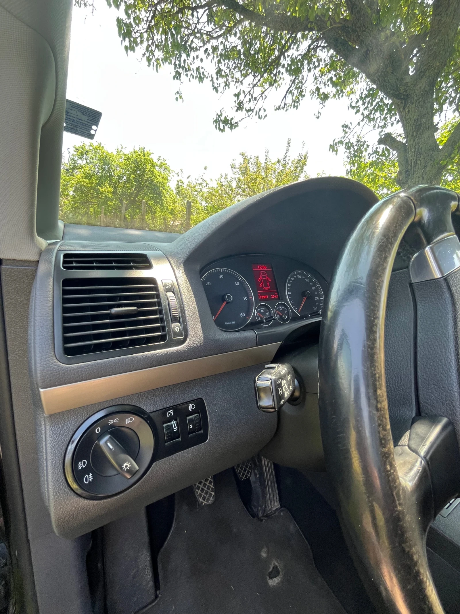 VW Touran 2.0 TDI 140  Facelift | Mobile.bg   11