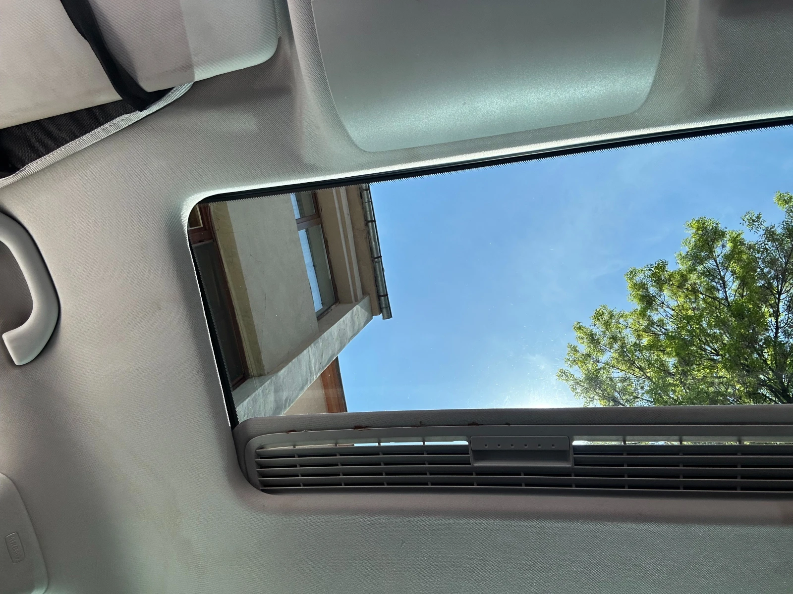 VW Touran 2.0TDI Highline - изображение 4