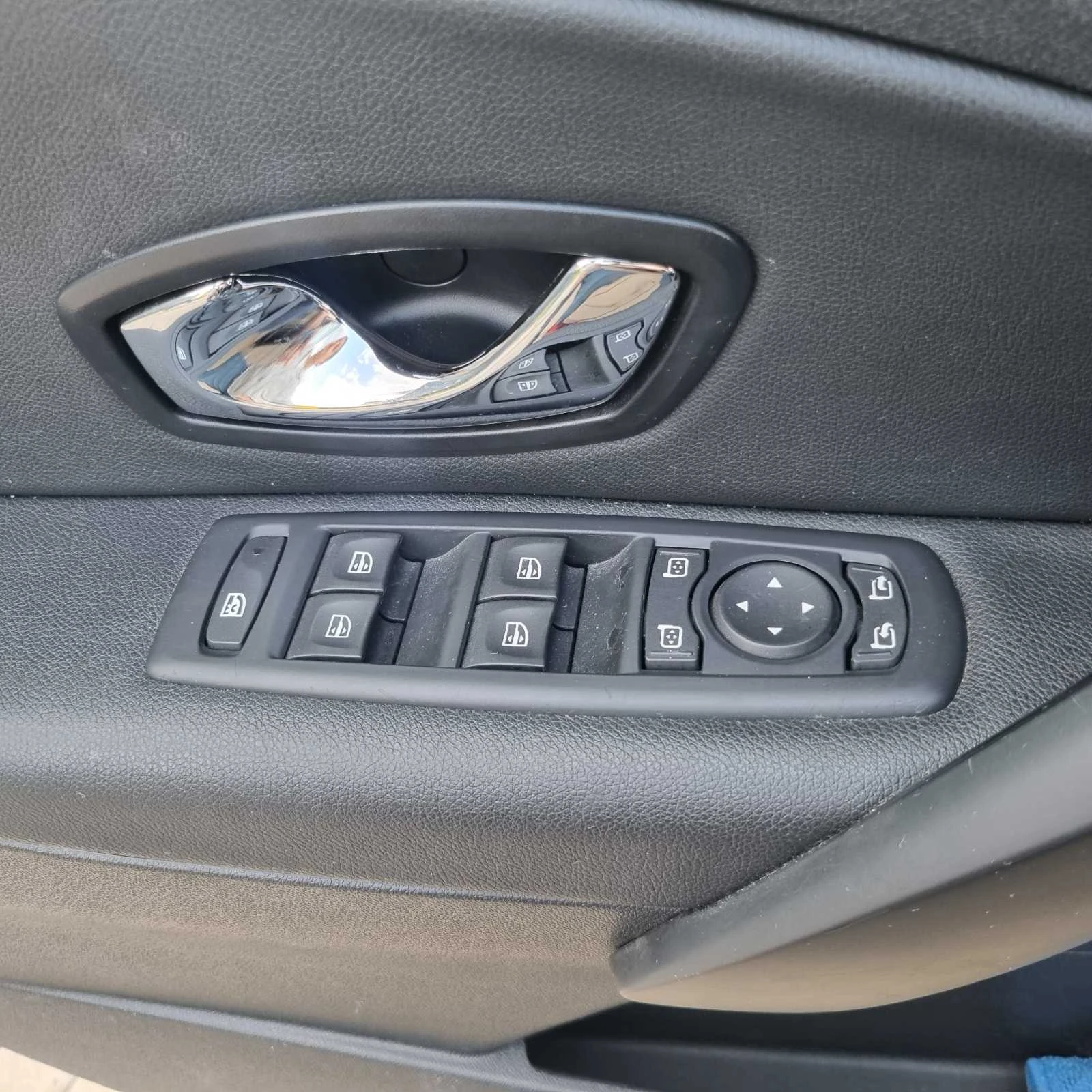 Renault Fluence  - изображение 7