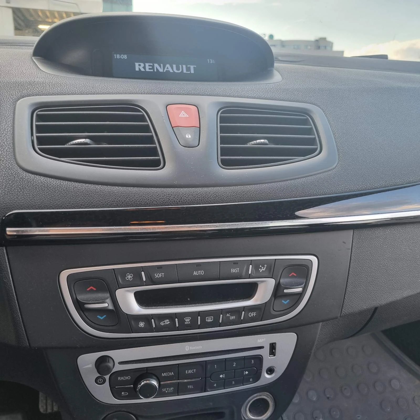 Renault Fluence  - изображение 8