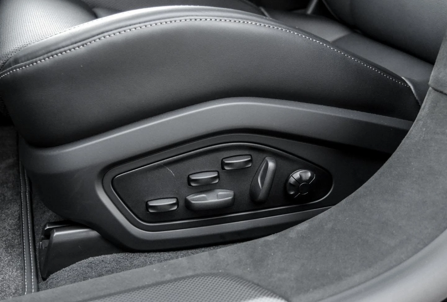 Porsche Taycan TURBO S LED-MATRIX PANORAMA BURMESTER KERAMIK | Mobile.bg   6