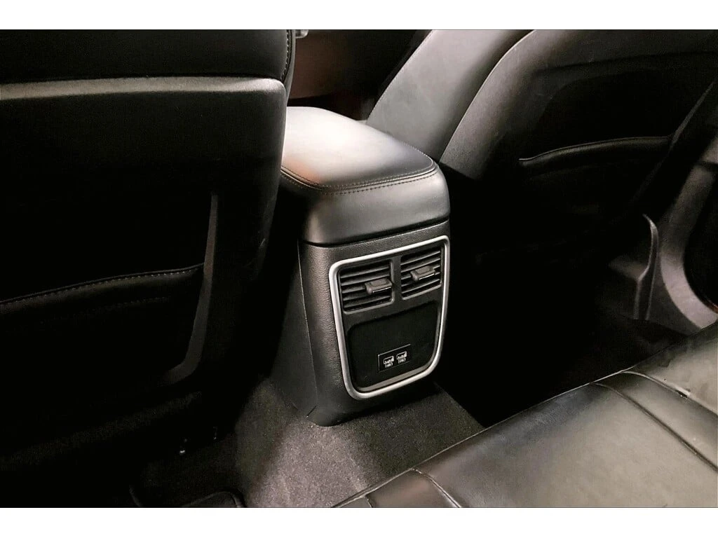 Chrysler 300c * Touring L | Leather | V6 | Remote Start * CARFAX | Mobile.bg � ����������� 16