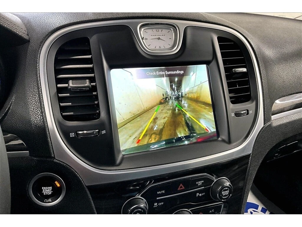 Chrysler 300c * Touring L | Leather | V6 | Remote Start * CARFAX | Mobile.bg � ����������� 13