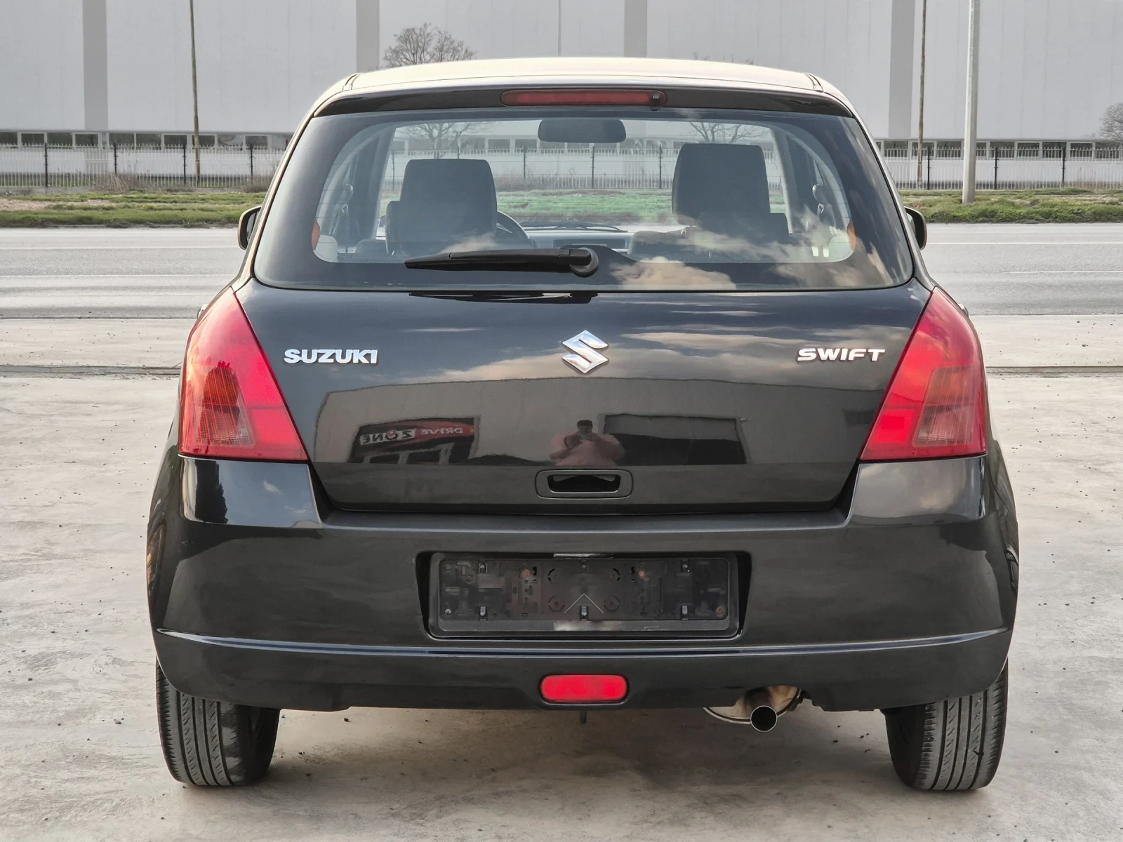 Suzuki Swift 1.3 Бензин Подгрев запазена, снимка 5 - Автомобили и джипове - 53745510