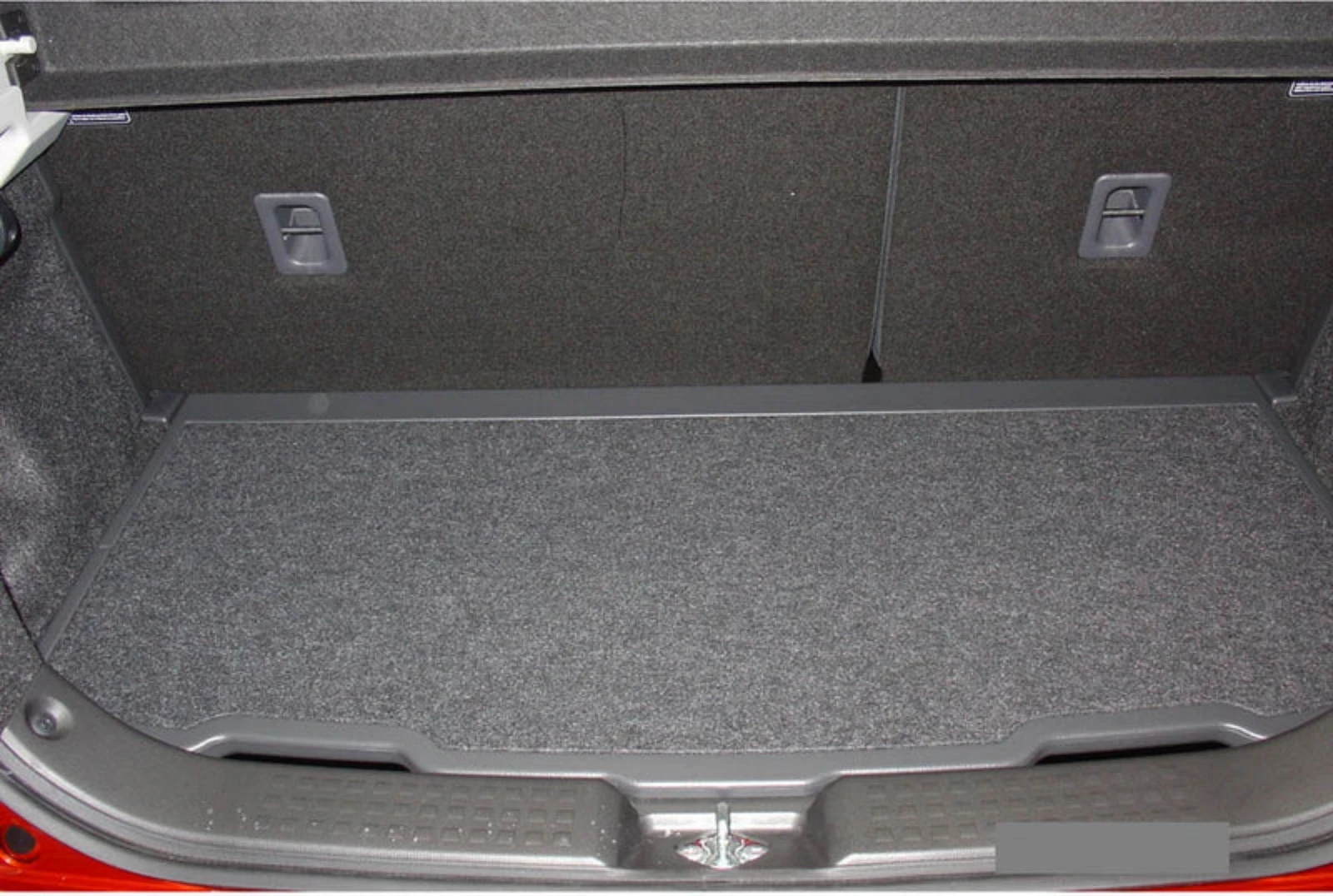 Suzuki Swift 1.3 Бензин Подгрев запазена, снимка 11 - Автомобили и джипове - 53745510