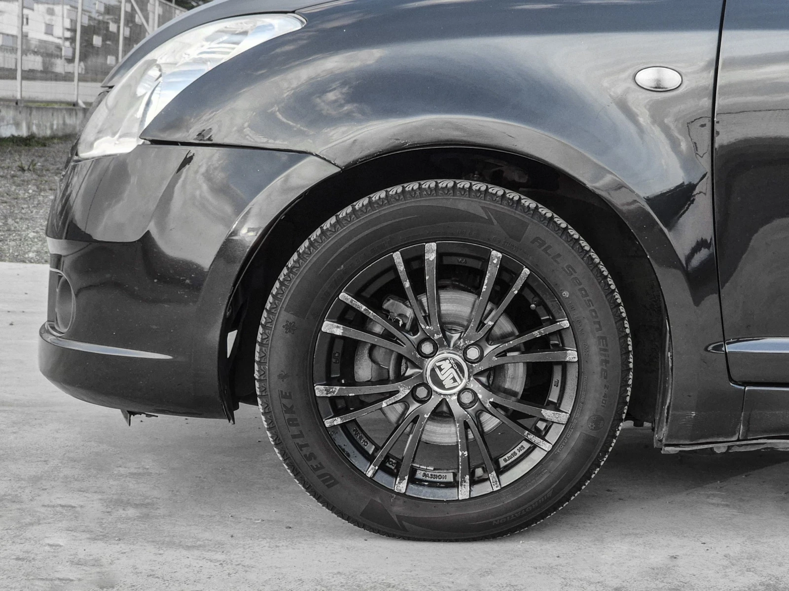 Suzuki Swift 1.3 Бензин Подгрев запазена, снимка 10 - Автомобили и джипове - 53745510