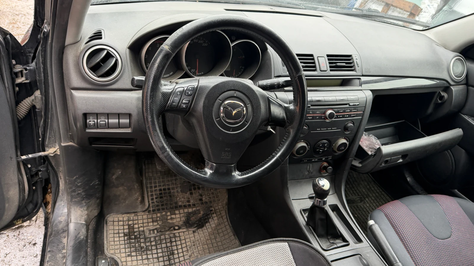 Mazda 3 1.6hdi, снимка 8 - Автомобили и джипове - 54021880