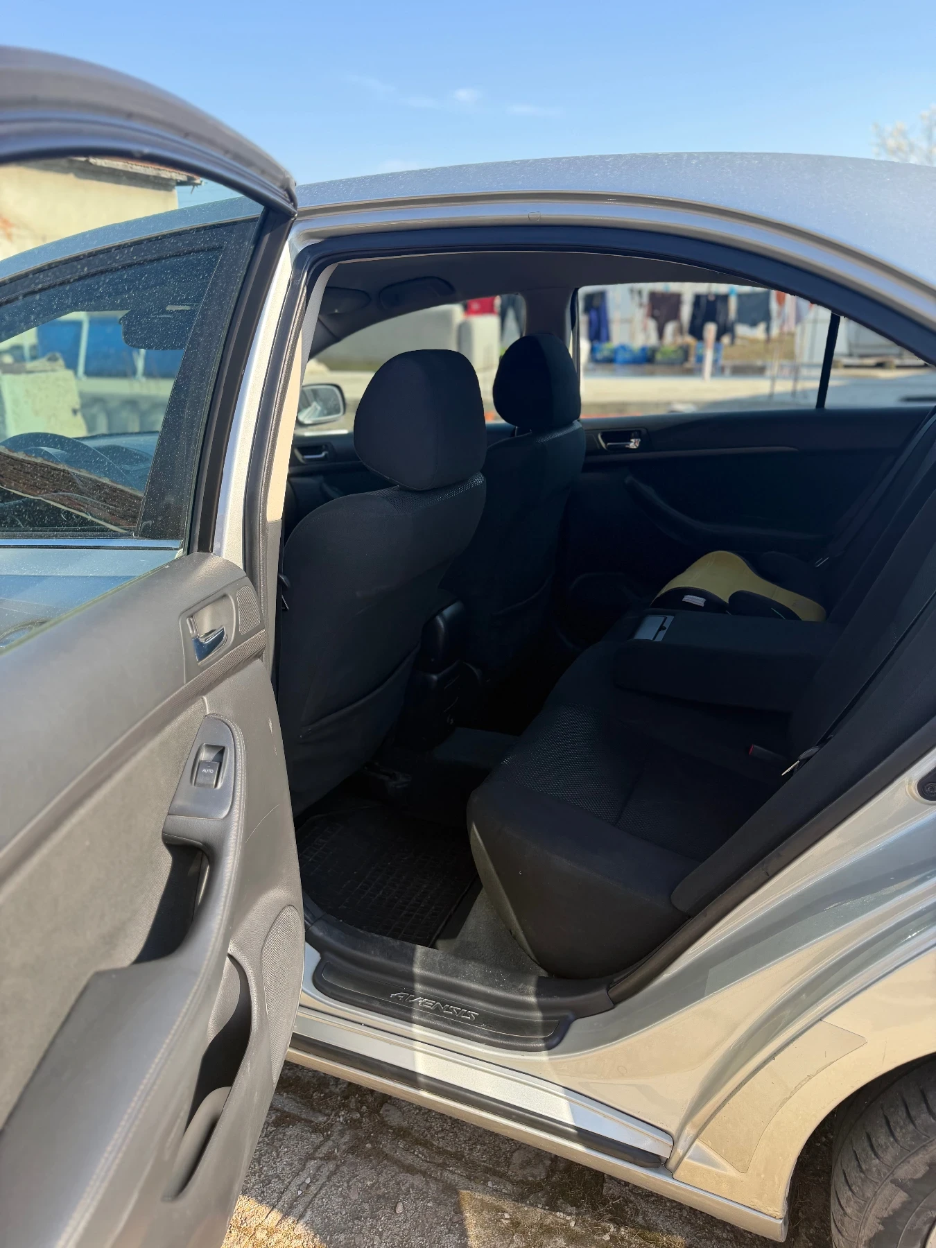 Toyota Avensis, снимка 13 - Автомобили и джипове - 54173788