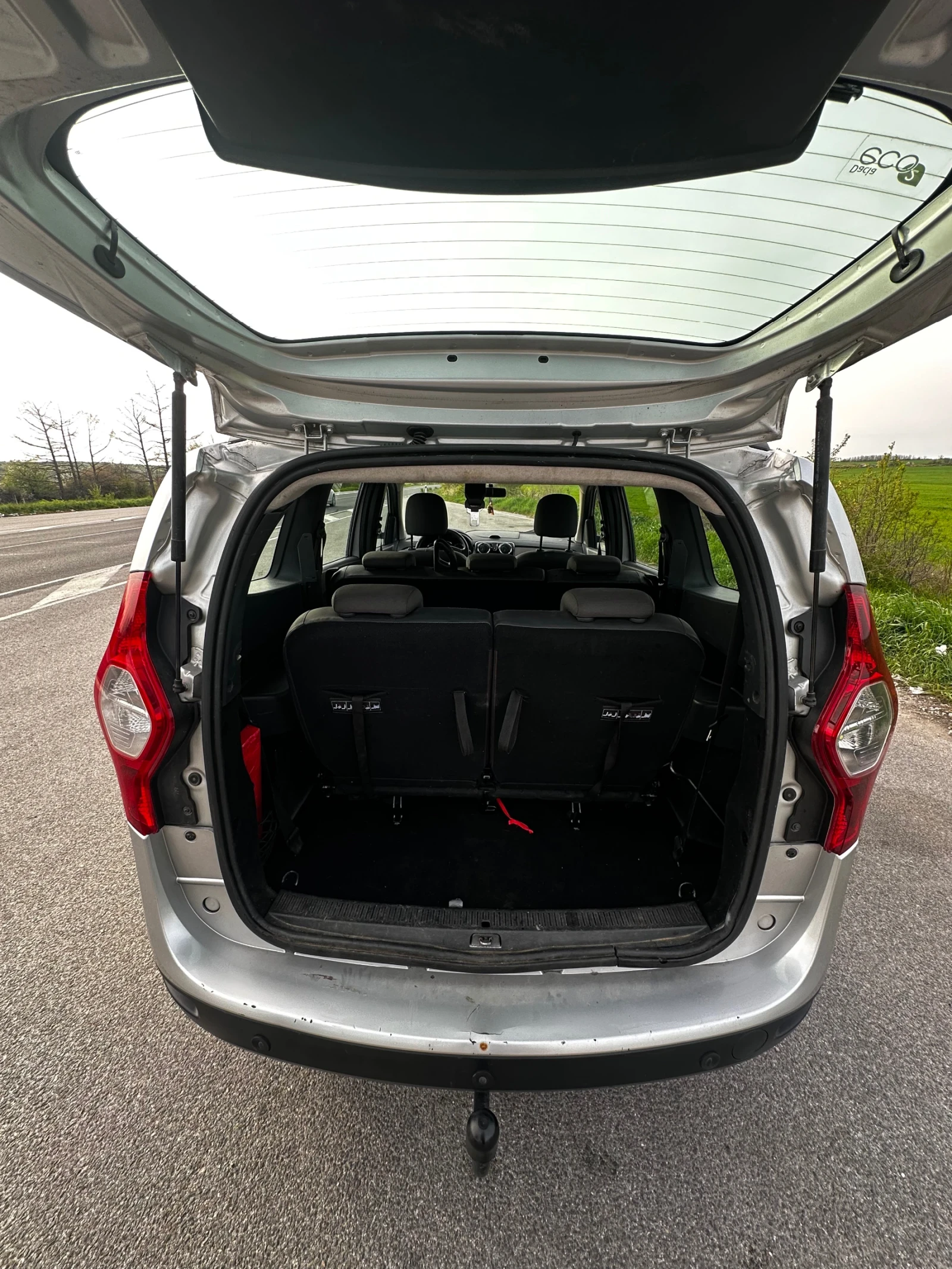 Dacia Lodgy 1.5 107hp 7 МЕСТА , снимка 10 - Автомобили и джипове - 54182677