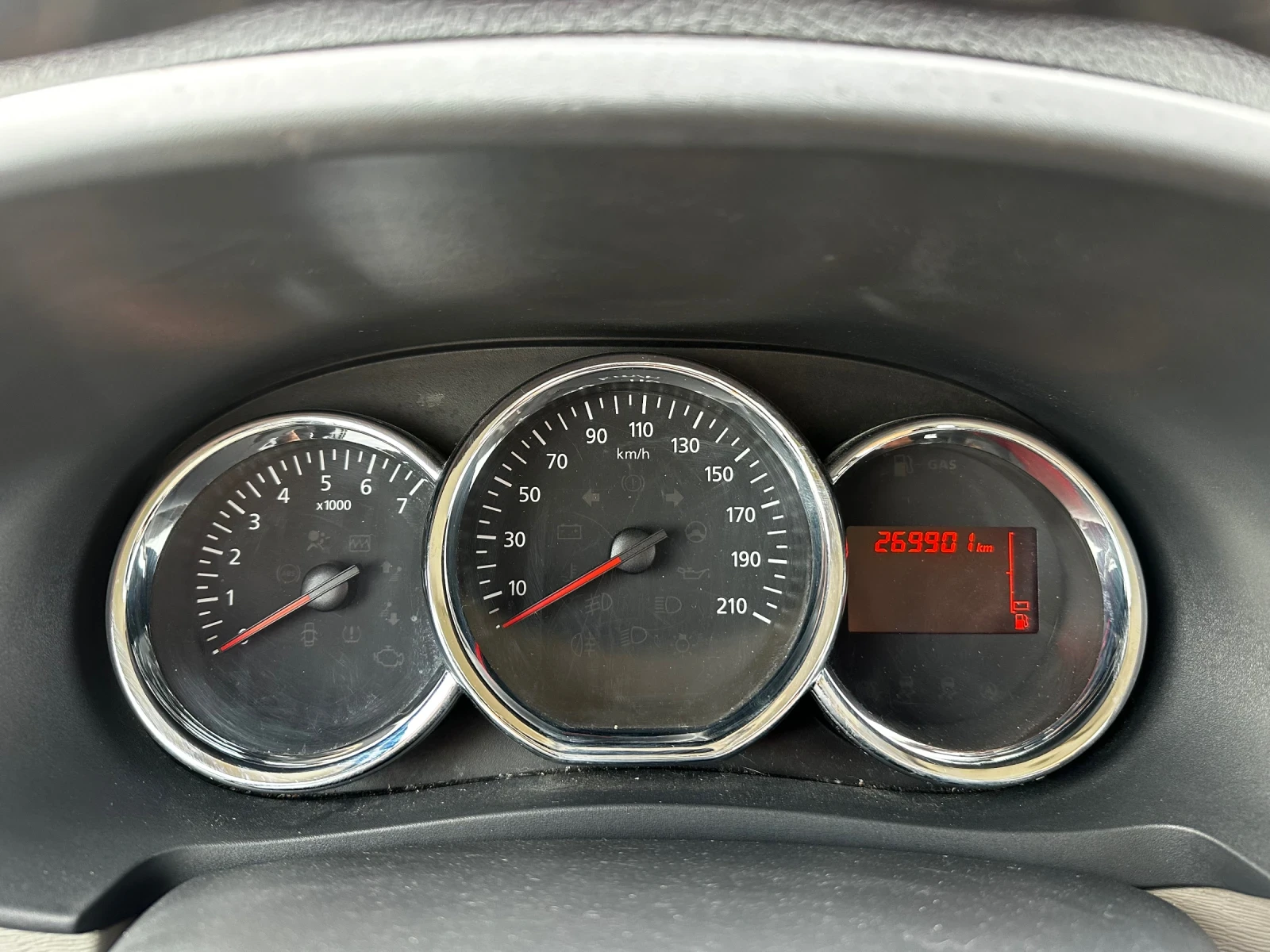 Dacia Lodgy 1.5 107hp 7 МЕСТА , снимка 11 - Автомобили и джипове - 54182677