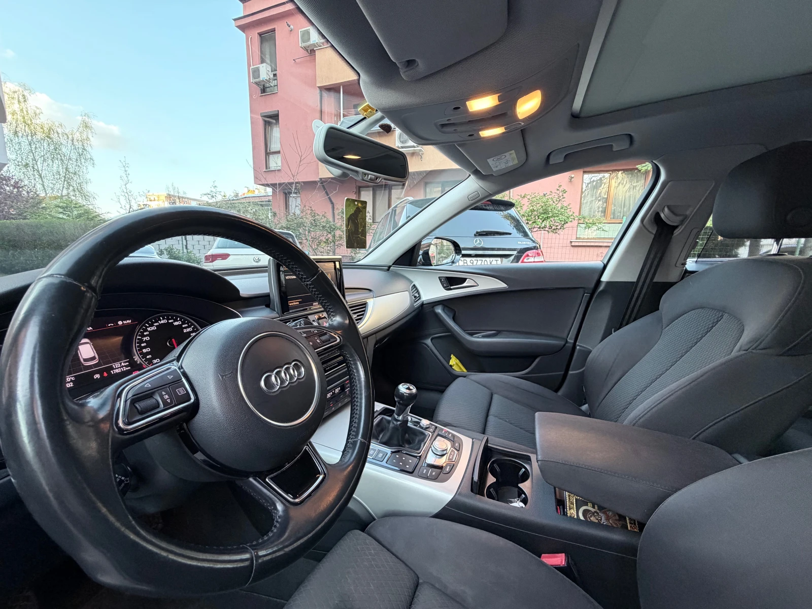 Audi A6 2.0 TDI Panorama, снимка 4 - Автомобили и джипове - 54239093